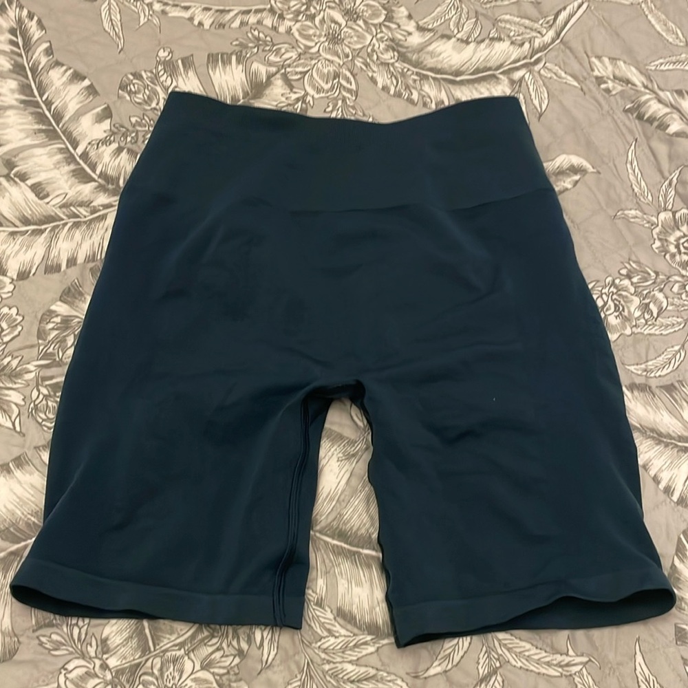 Amplify 6.5” Short
